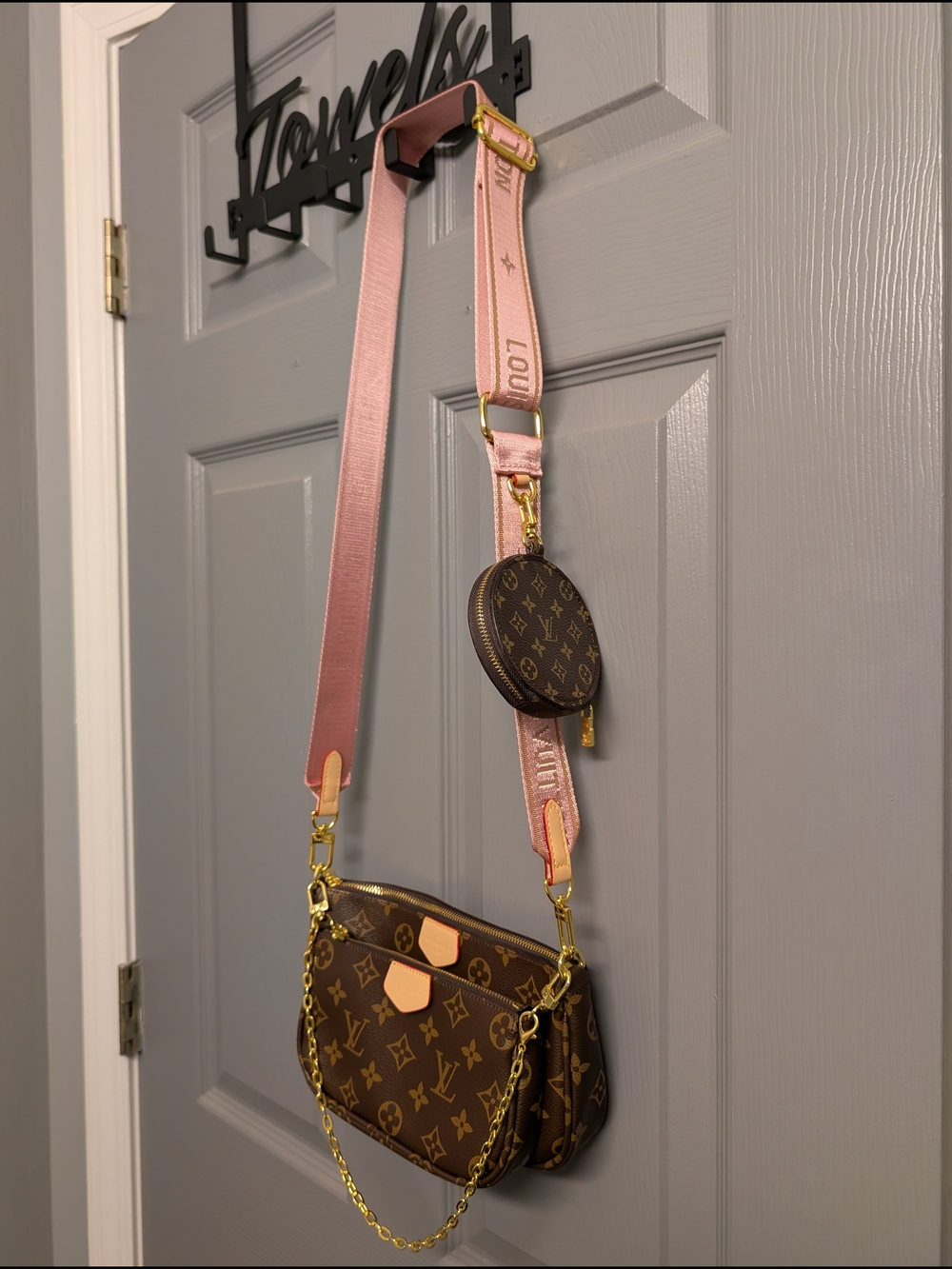Unbranded Designer-Inspired Crossbody - Picture 2 of 16